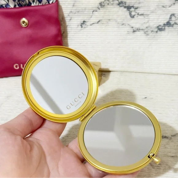 Gucci Beauty Flora Compact Mirror Antique Floral Design with Burgundy Snap Pouch - Picture 8 of 15